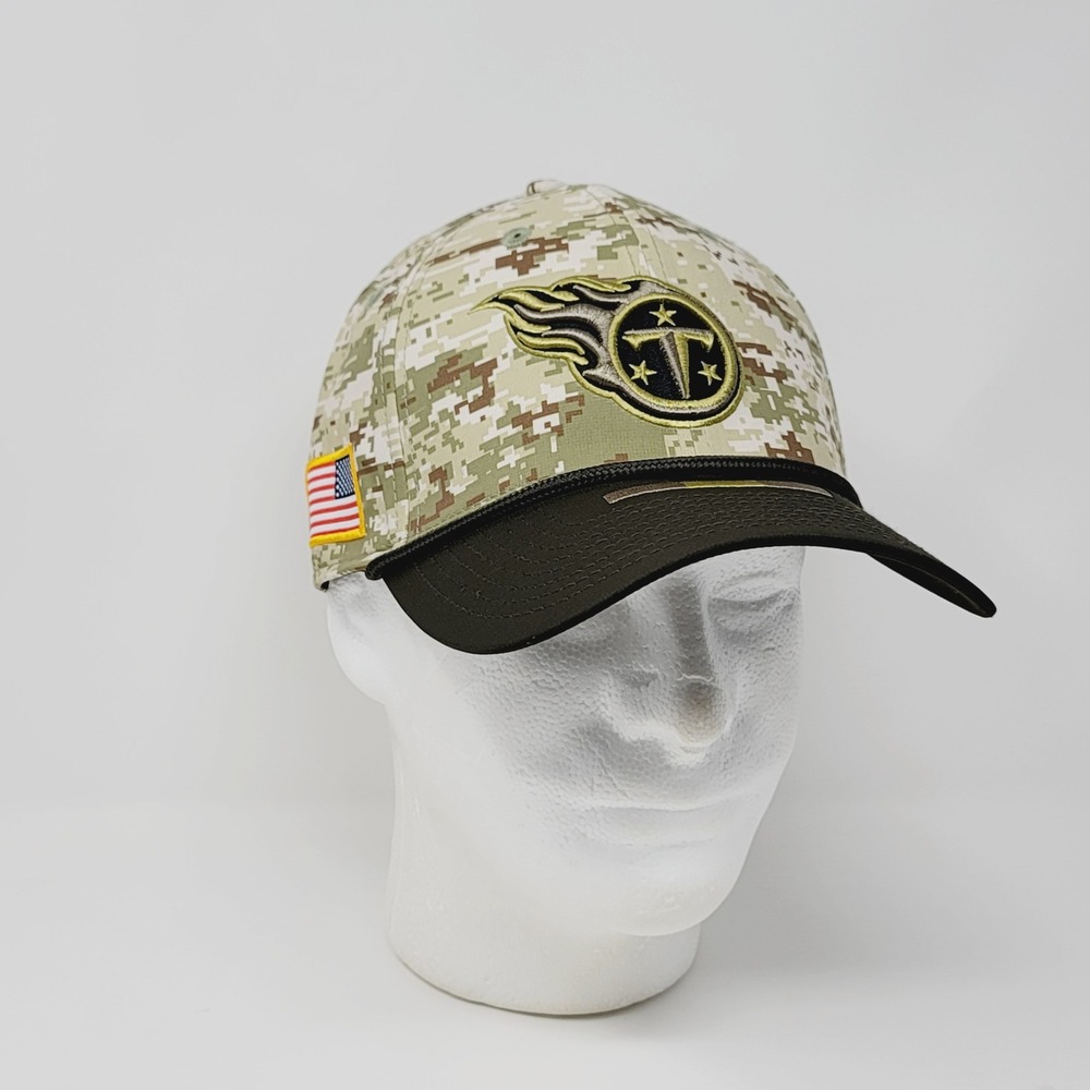 New Era 39THIRTY Salute to Service Hat Mens M/L Camo Tennessee Titans NFL Cap